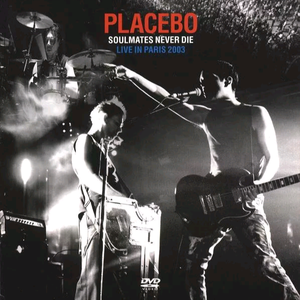 男生咬女生小头头照片真实
